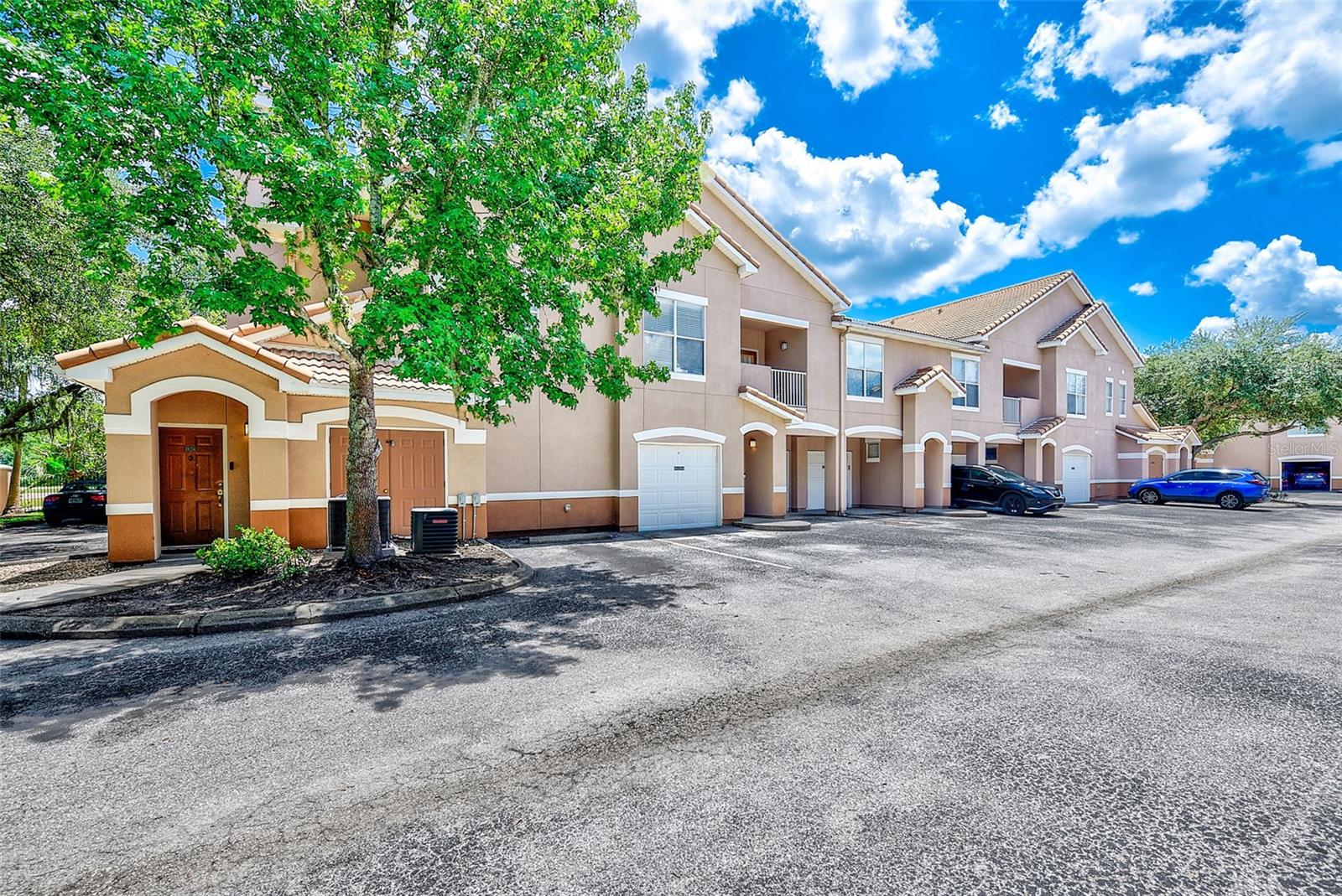 THE VILLAS CONDO - Residential