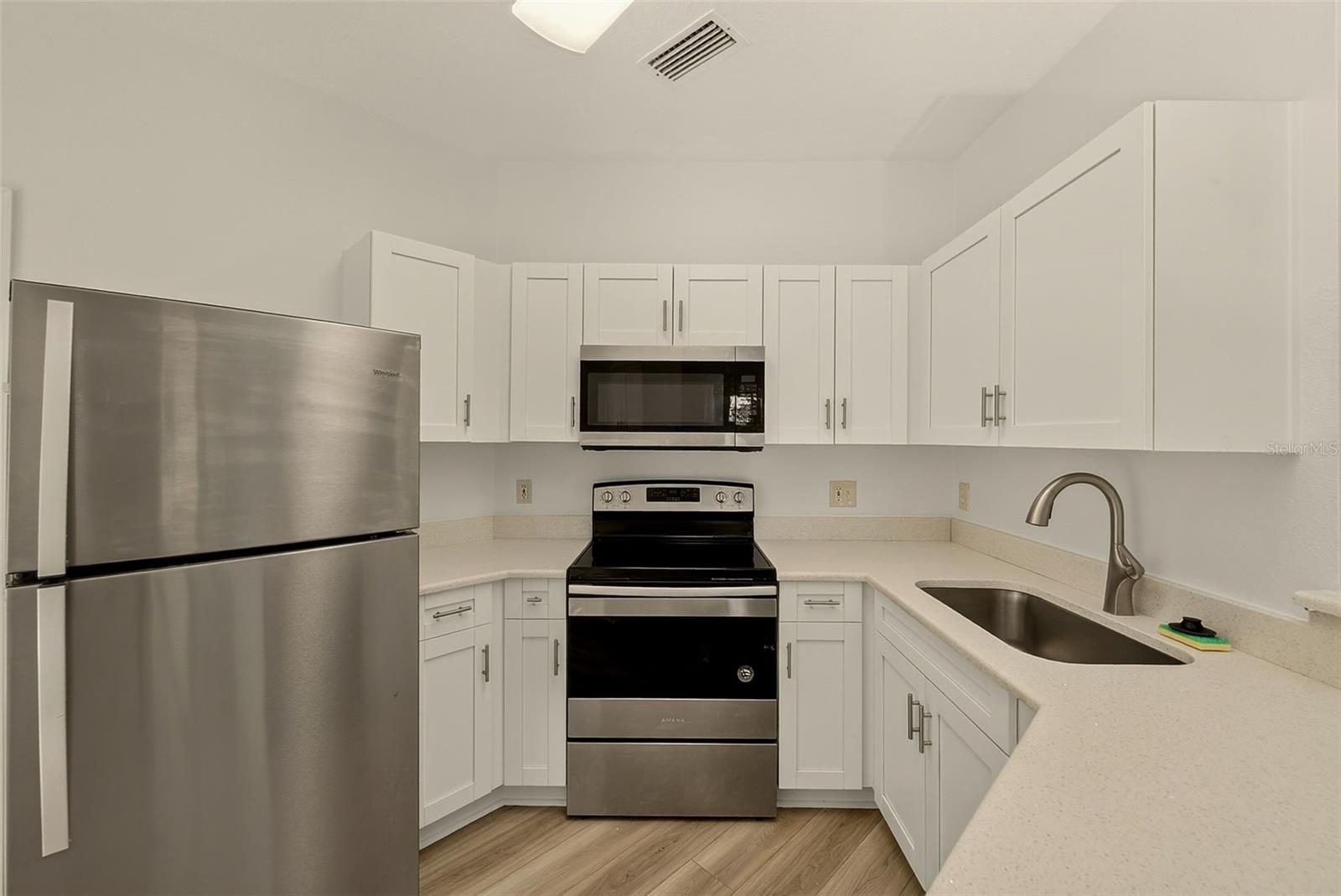 THE VILLAS CONDO - Residential