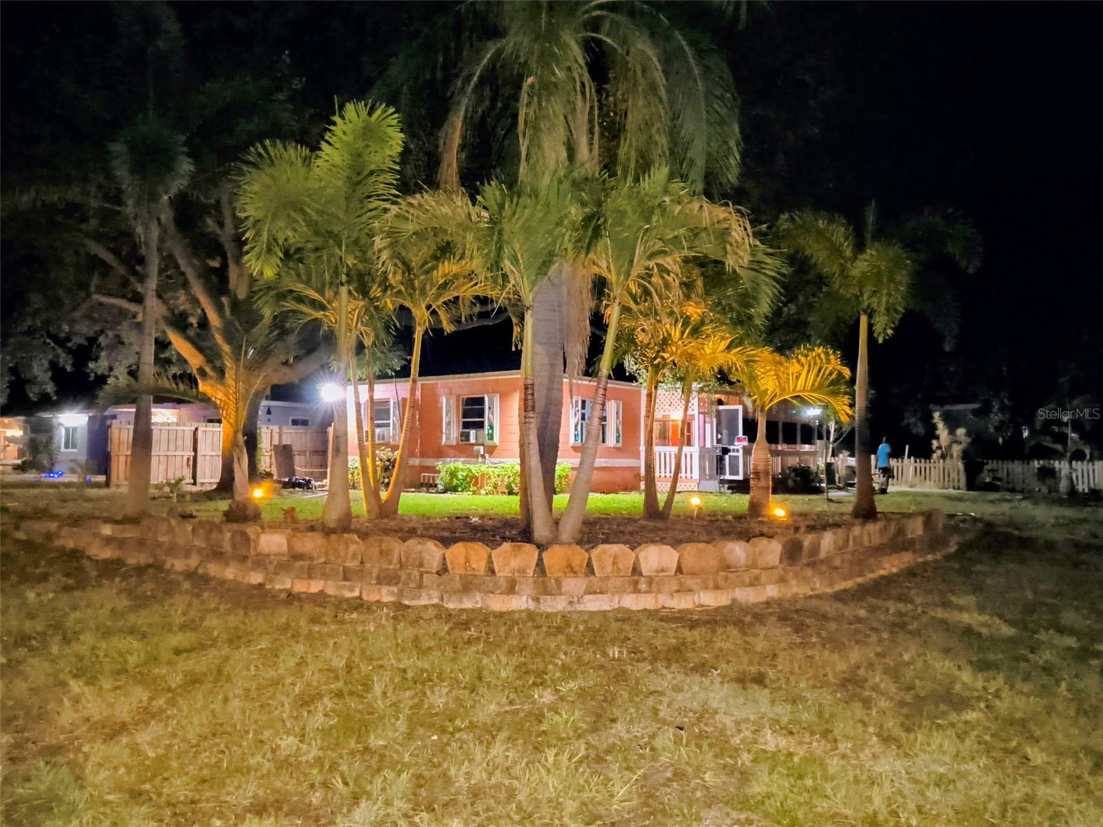 Amazing opportunity! Huge corner lot in the heart of St Petersburg! 2BR 1 Bath Highest and best Cash offers are due by Monday 7-27-26 5pm. Plumbing and electrical both updated 5 years ago.