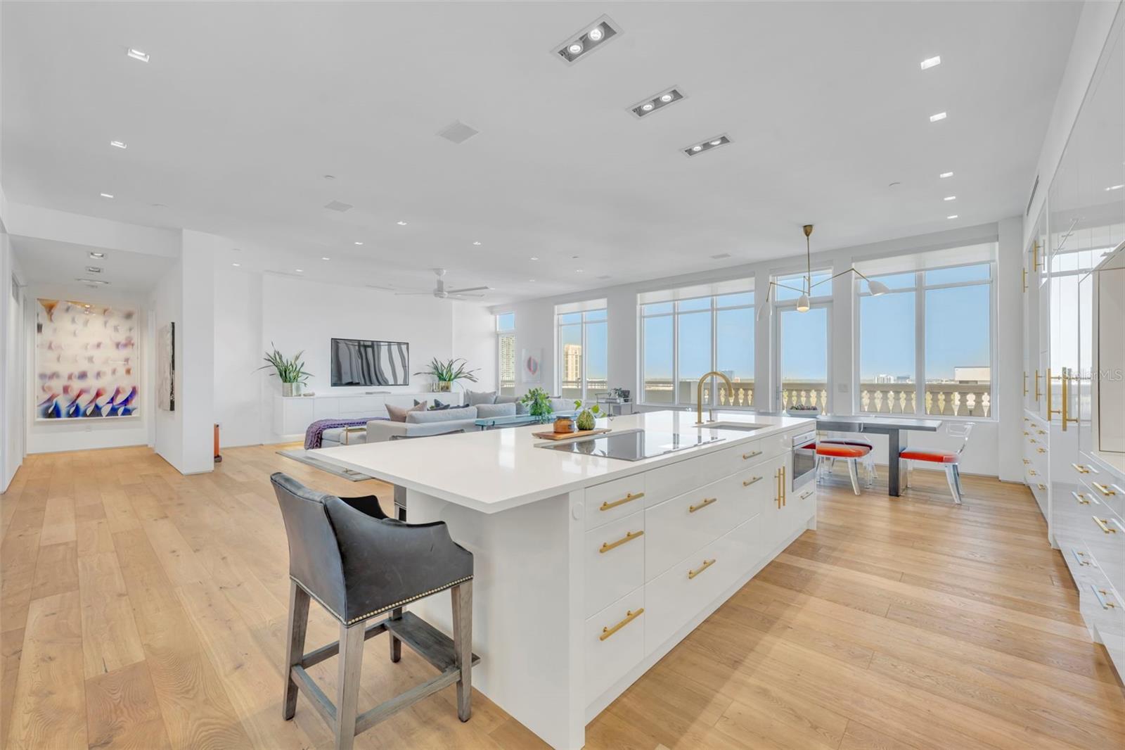 SANCTUARY DOWNTOWN - Residential