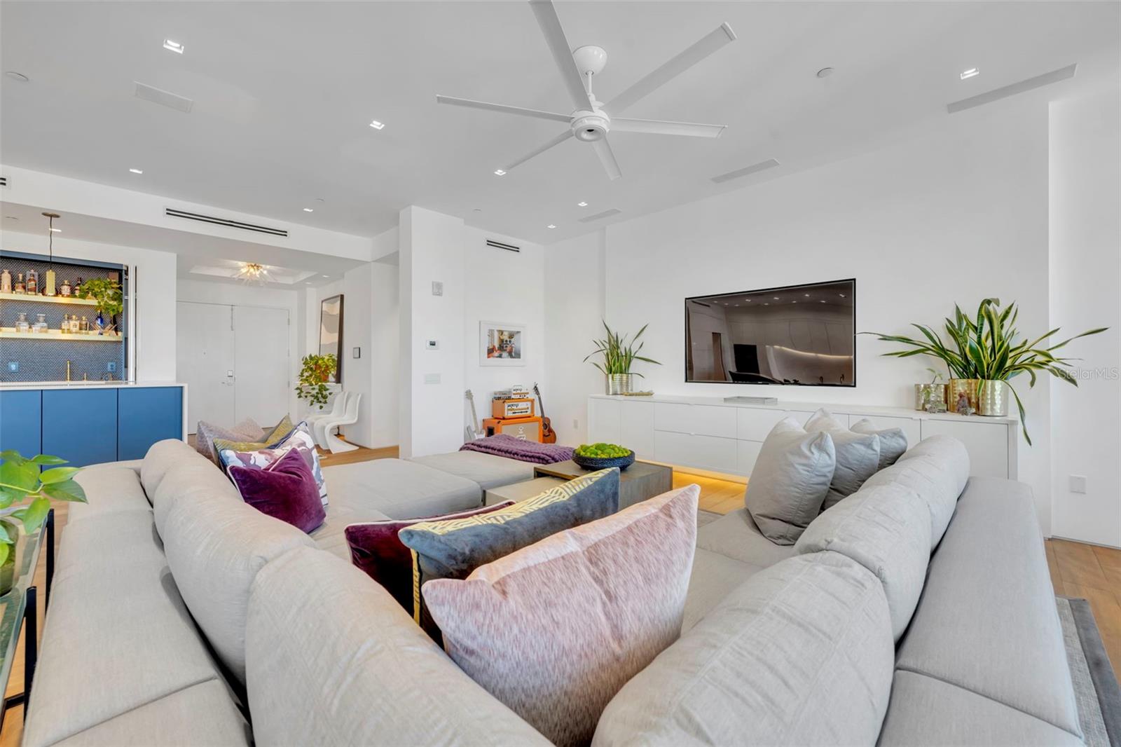 SANCTUARY DOWNTOWN - Residential