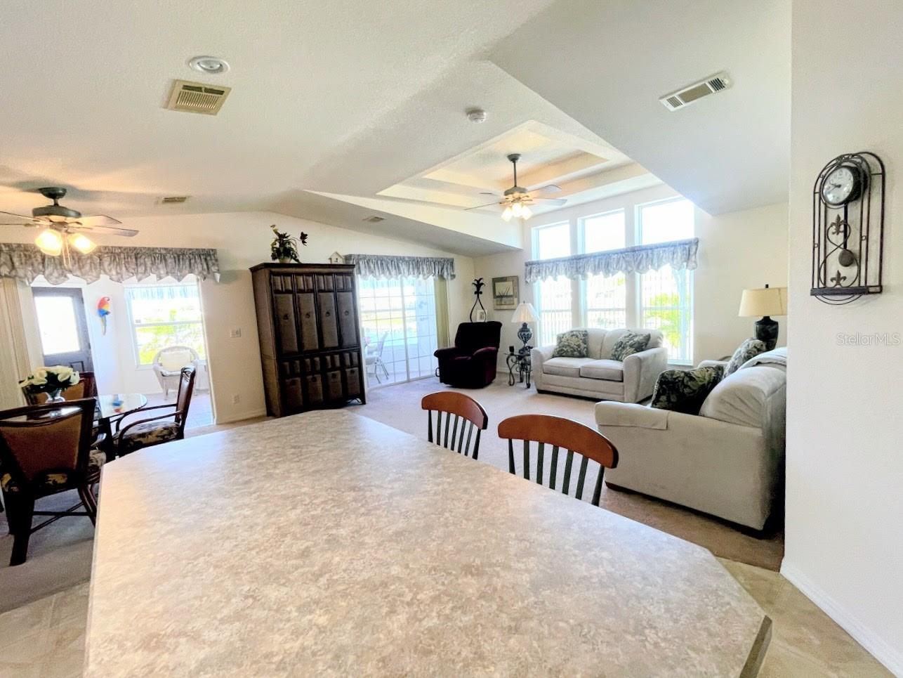 COUNTRY CLUB ESTATES - Residential