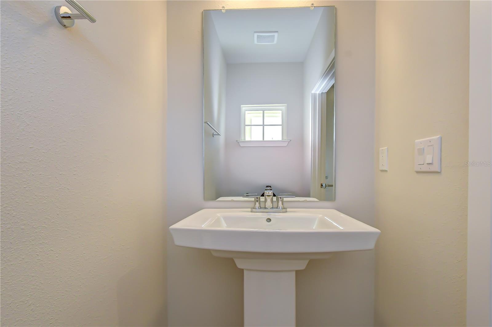 TIMBERGROVE TWNHMS - Residential Lease