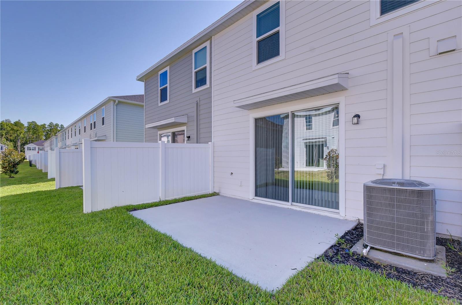 TIMBERGROVE TWNHMS - Residential Lease