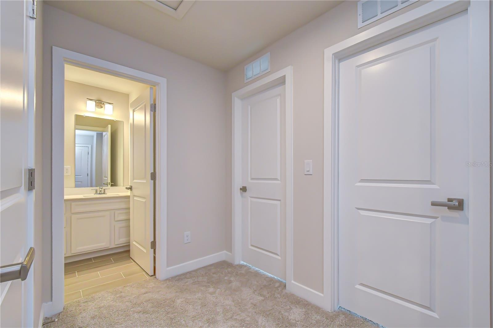TIMBERGROVE TWNHMS - Residential Lease