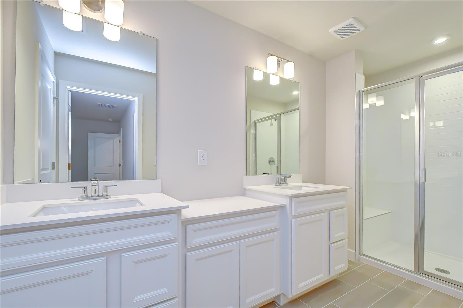 TIMBERGROVE TWNHMS - Residential Lease