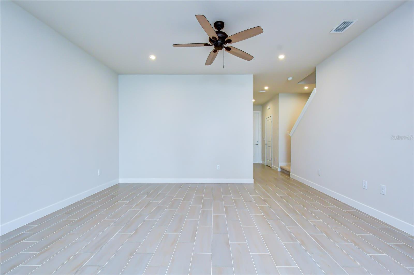 TIMBERGROVE TWNHMS - Residential Lease