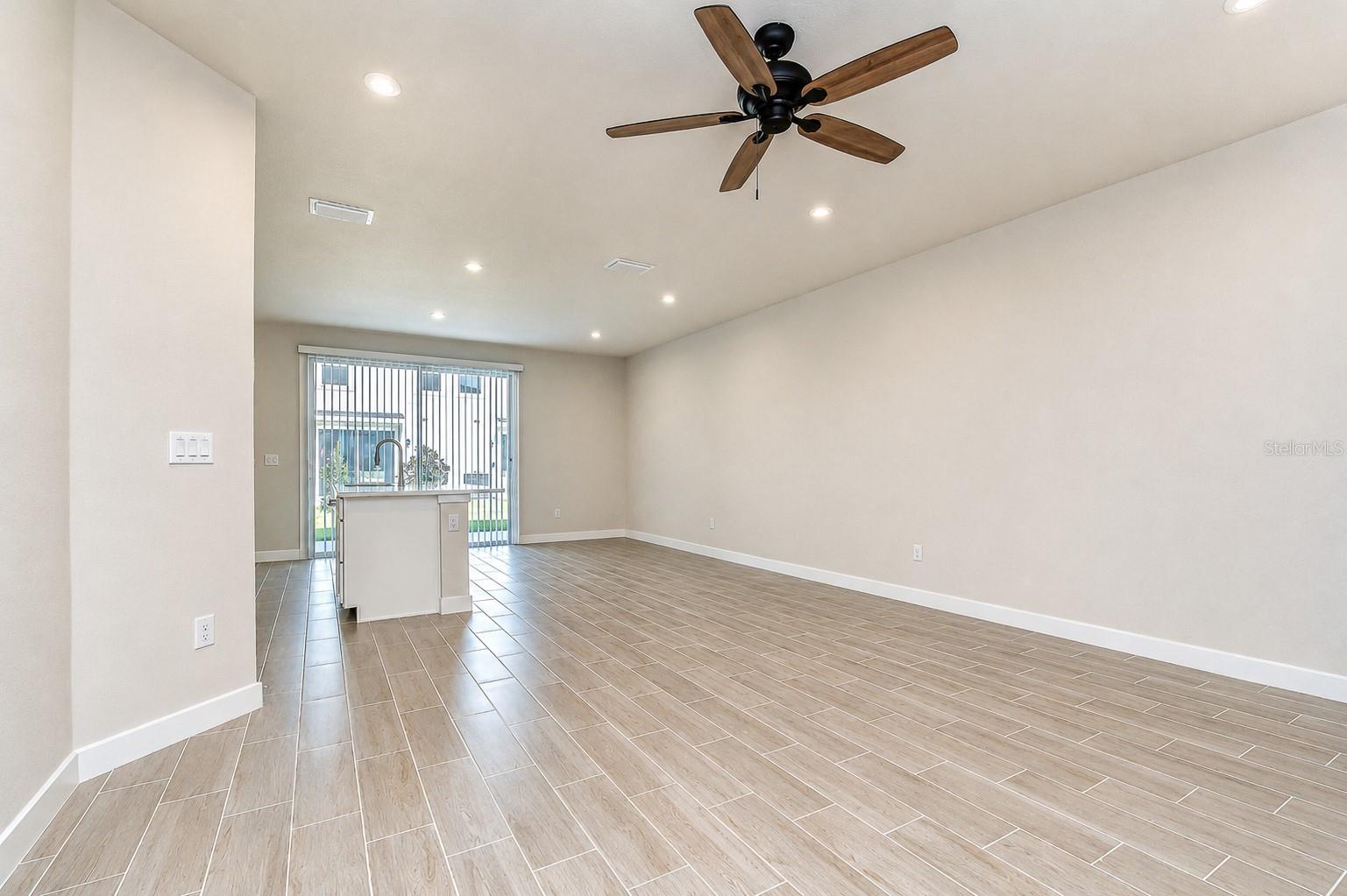 TIMBERGROVE TWNHMS - Residential Lease