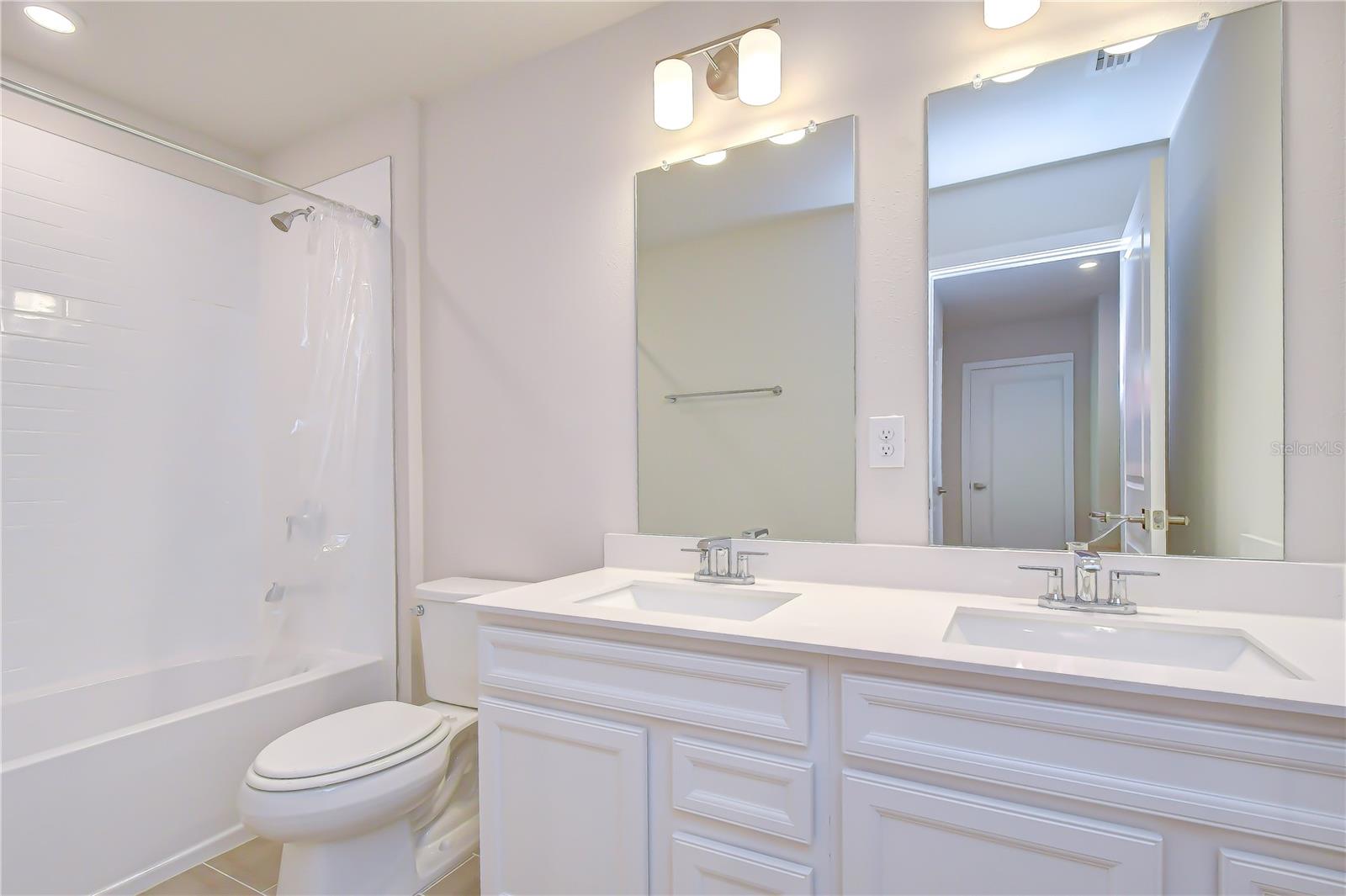 TIMBERGROVE TWNHMS - Residential Lease