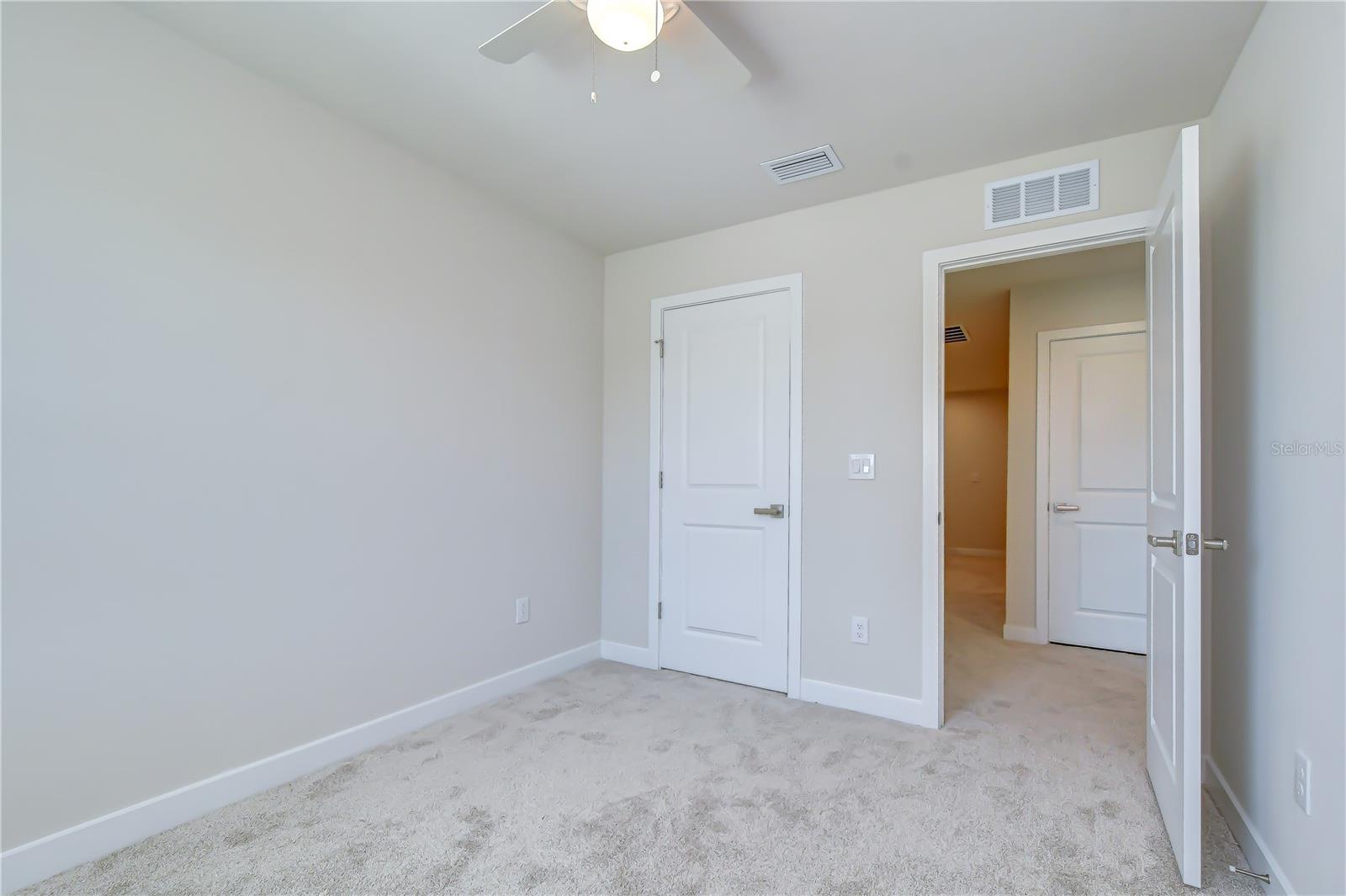 TIMBERGROVE TWNHMS - Residential Lease