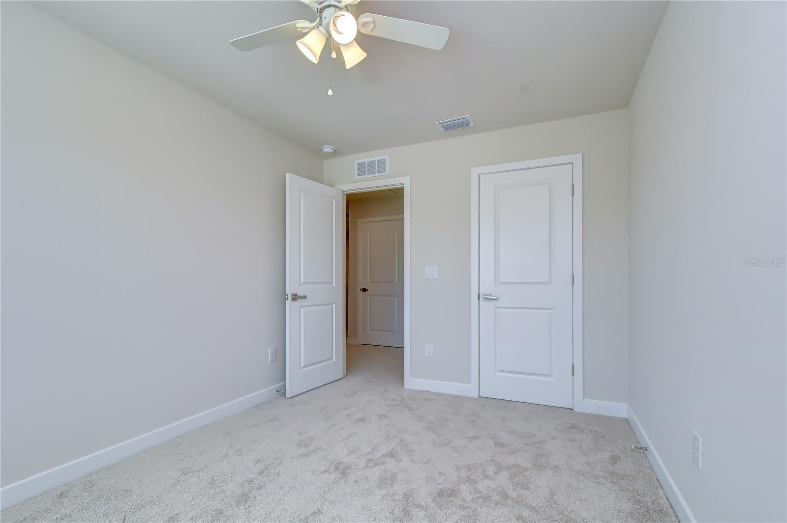 TIMBERGROVE TWNHMS - Residential Lease