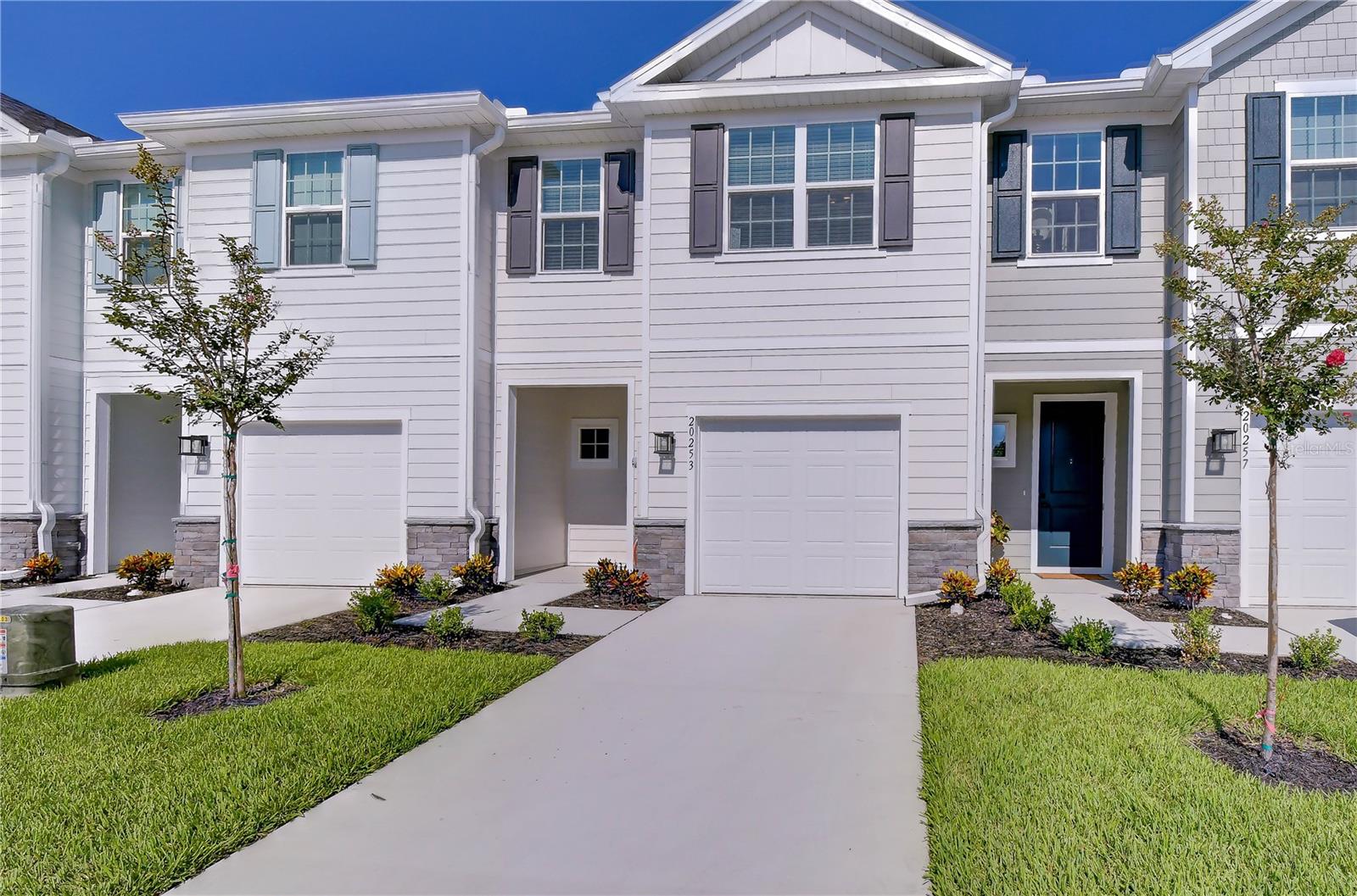 TIMBERGROVE TWNHMS - Residential Lease