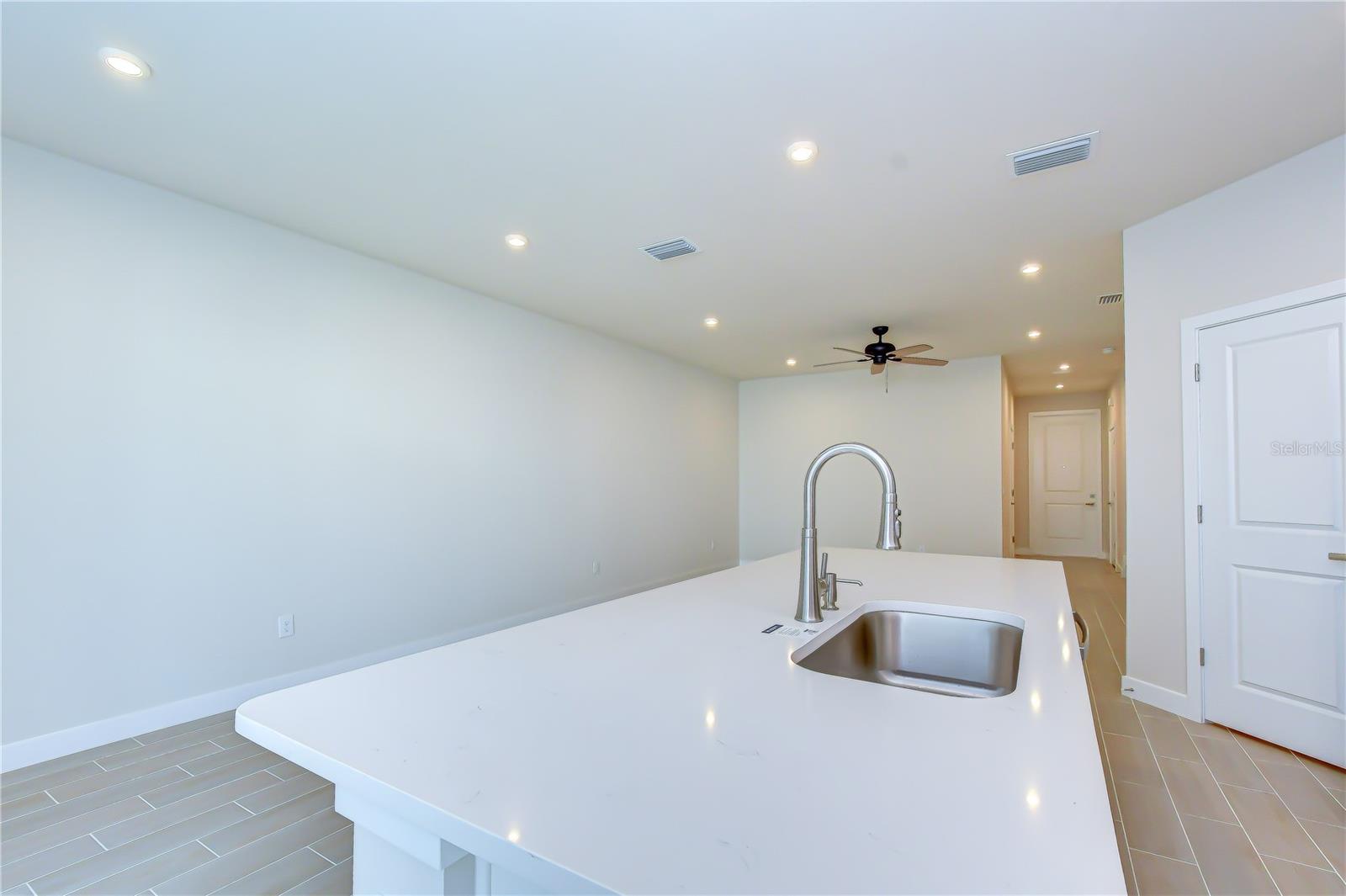 TIMBERGROVE TWNHMS - Residential Lease