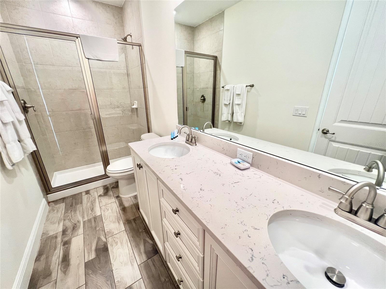 ROLLING OAKS PH 7 - Residential Lease