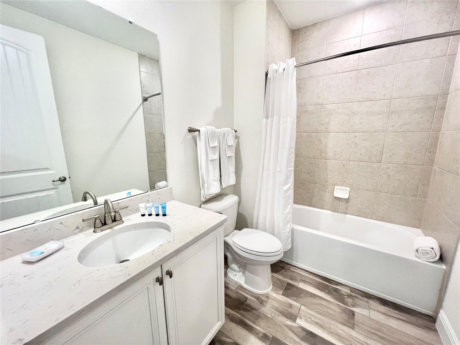 ROLLING OAKS PH 7 - Residential Lease