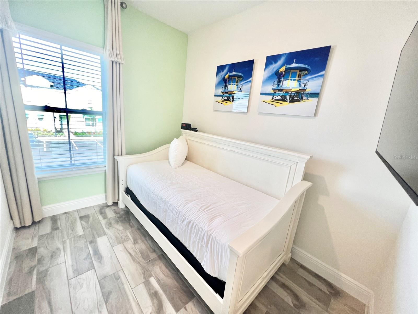 ROLLING OAKS PH 7 - Residential Lease