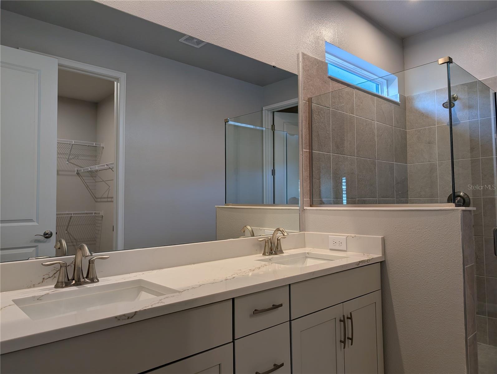 THE PRESERVE AT LA PALOMA - Residential Lease