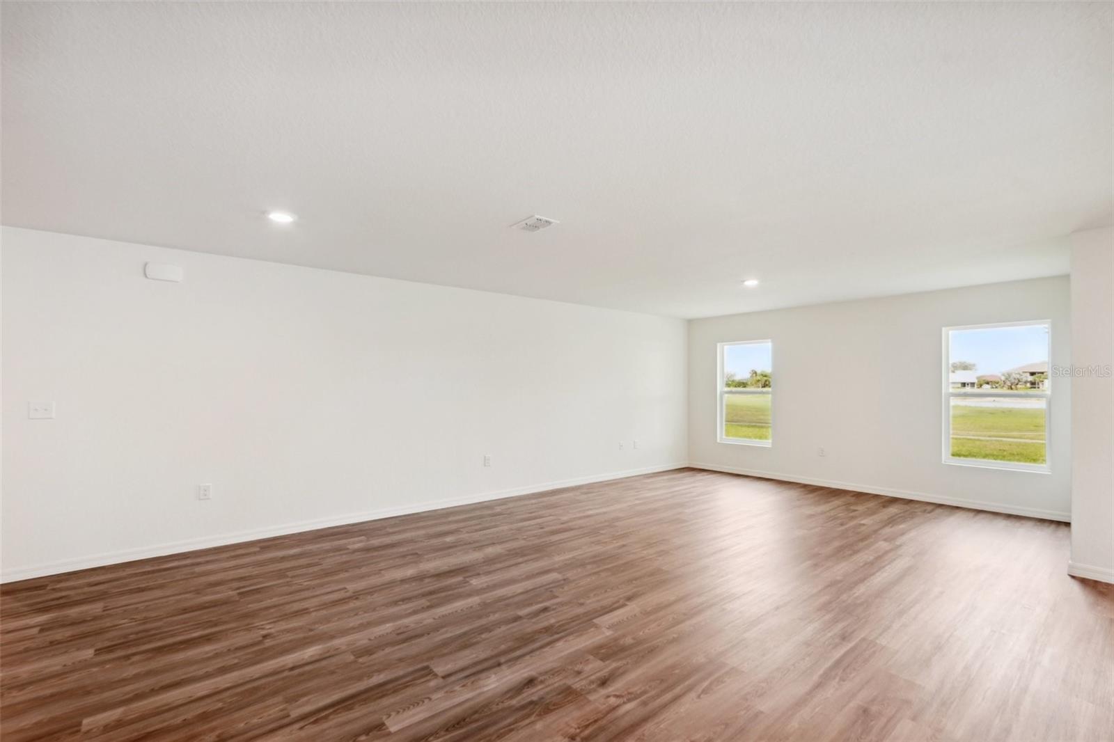 ROYAL HIGHLANDS UNIT 7 - Residential