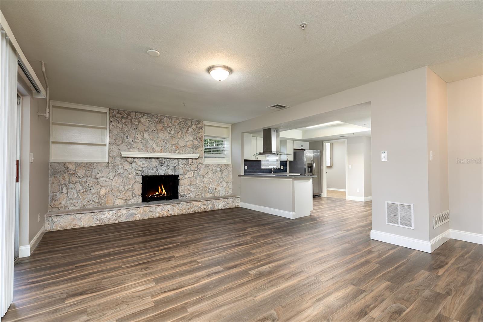 LA FLORESTA UNIT 2 - Residential