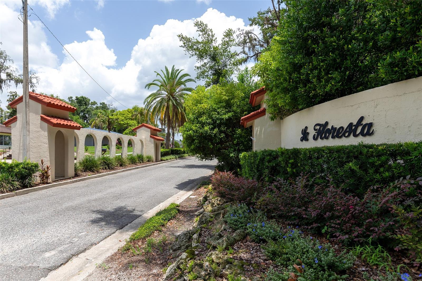 LA FLORESTA UNIT 2 - Residential