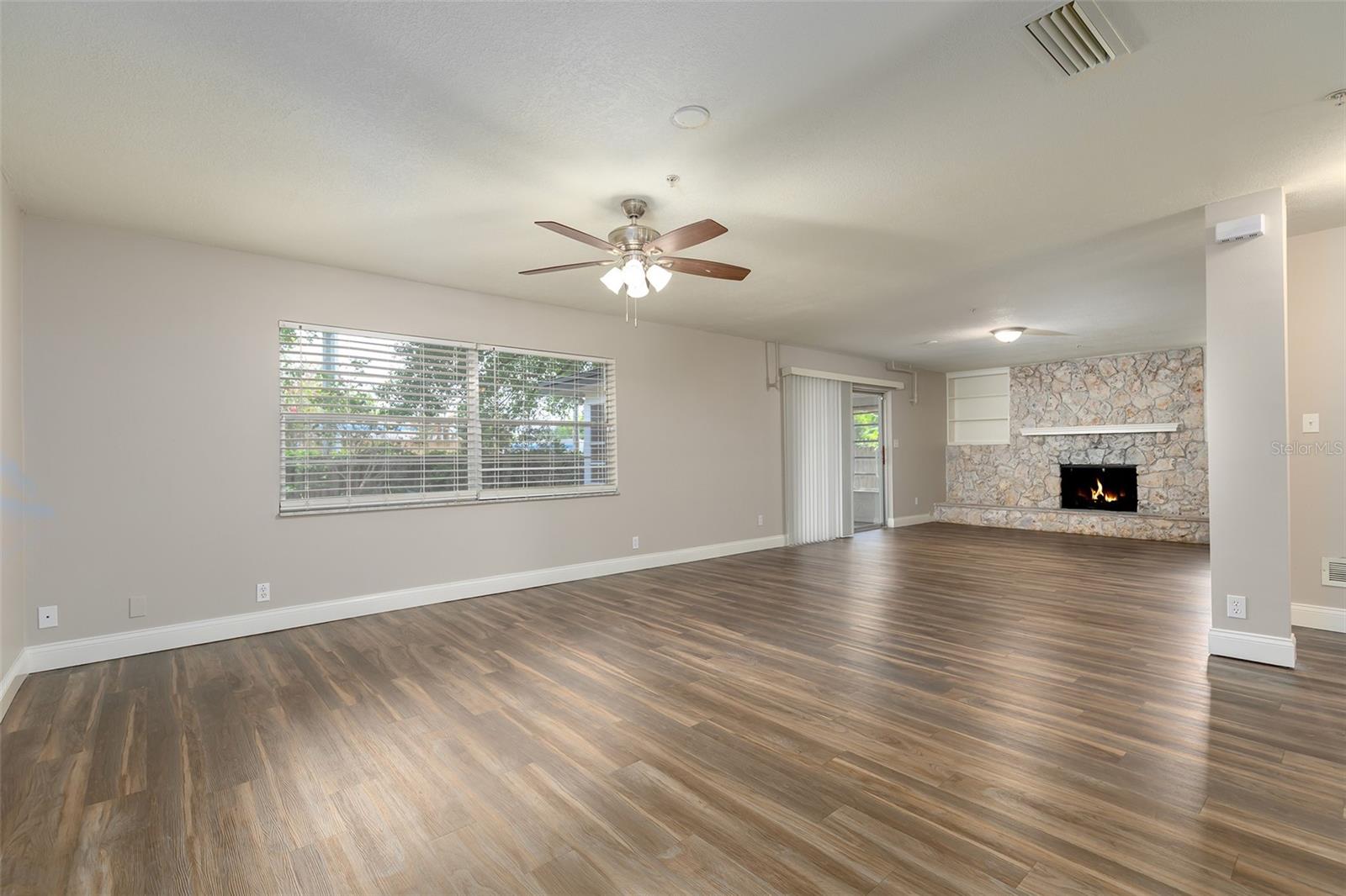 LA FLORESTA UNIT 2 - Residential