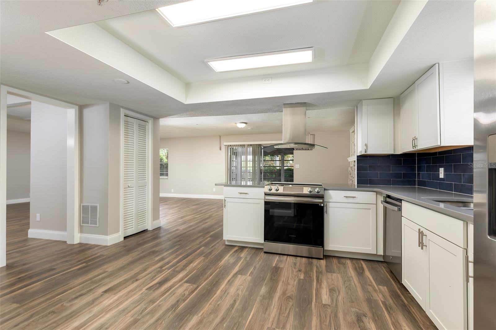 LA FLORESTA UNIT 2 - Residential