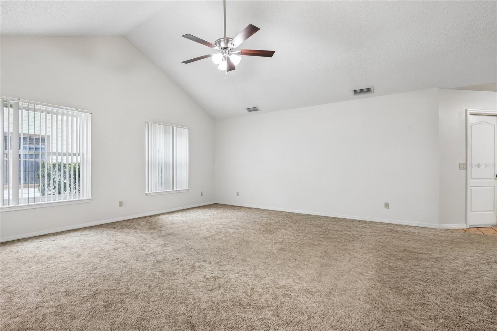 SILVER OAKS PH 01 - Residential