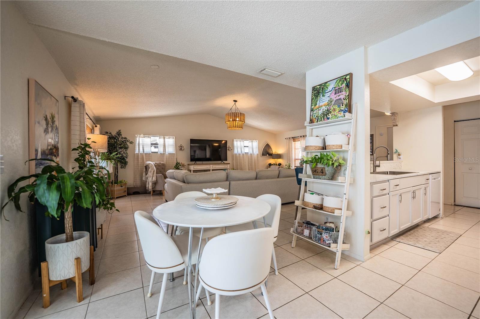 BAYVIEW ESTATES OF INDIAN ROCKS - Residential