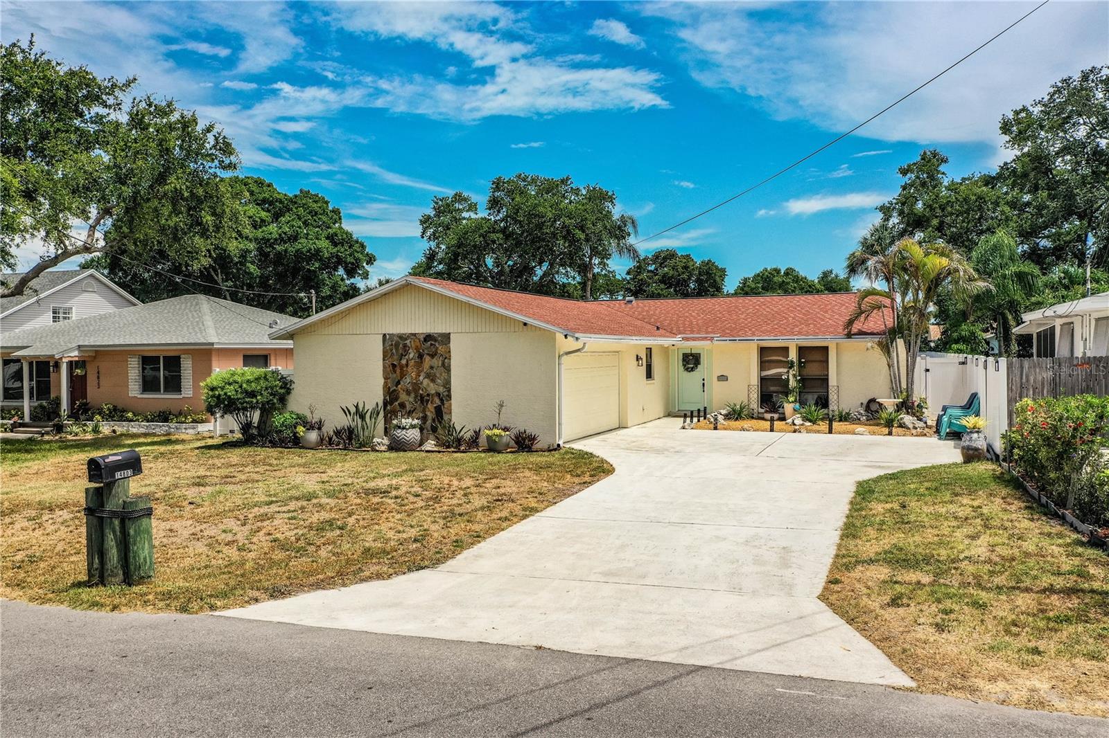 BAYVIEW ESTATES OF INDIAN ROCKS - Residential