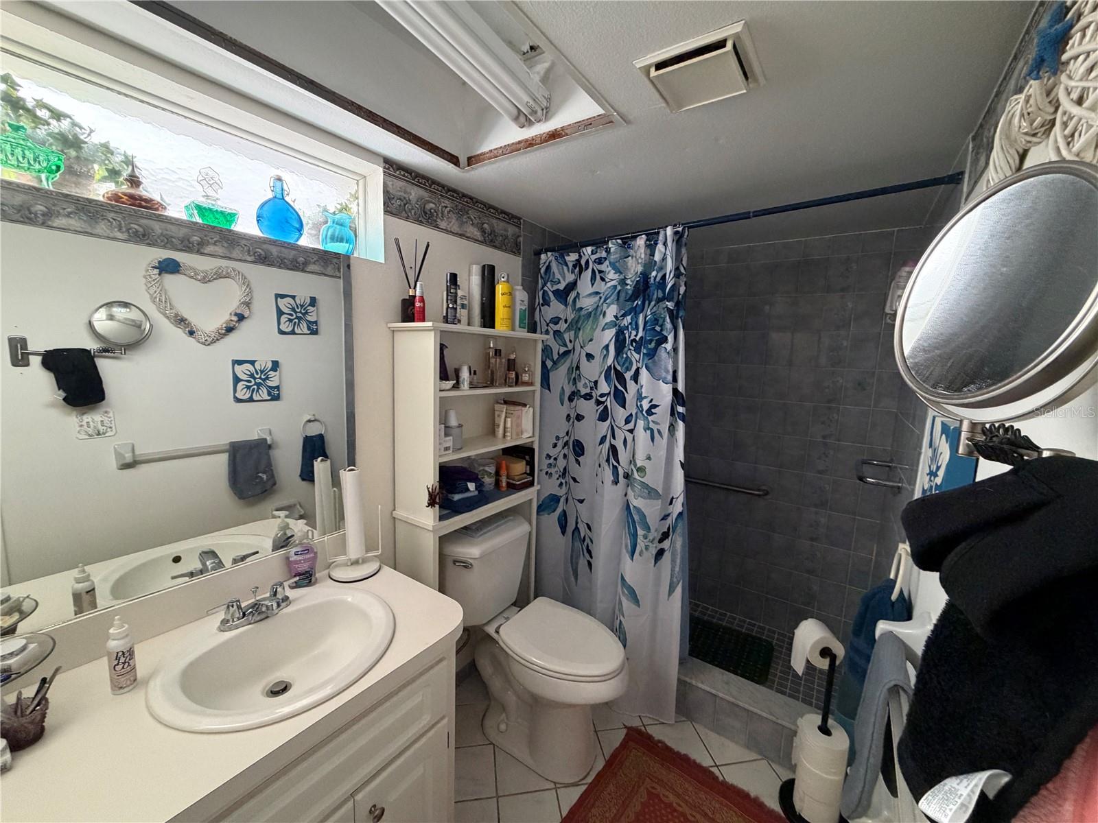 RIVER SIDE VILLAGE CONDO - Residential