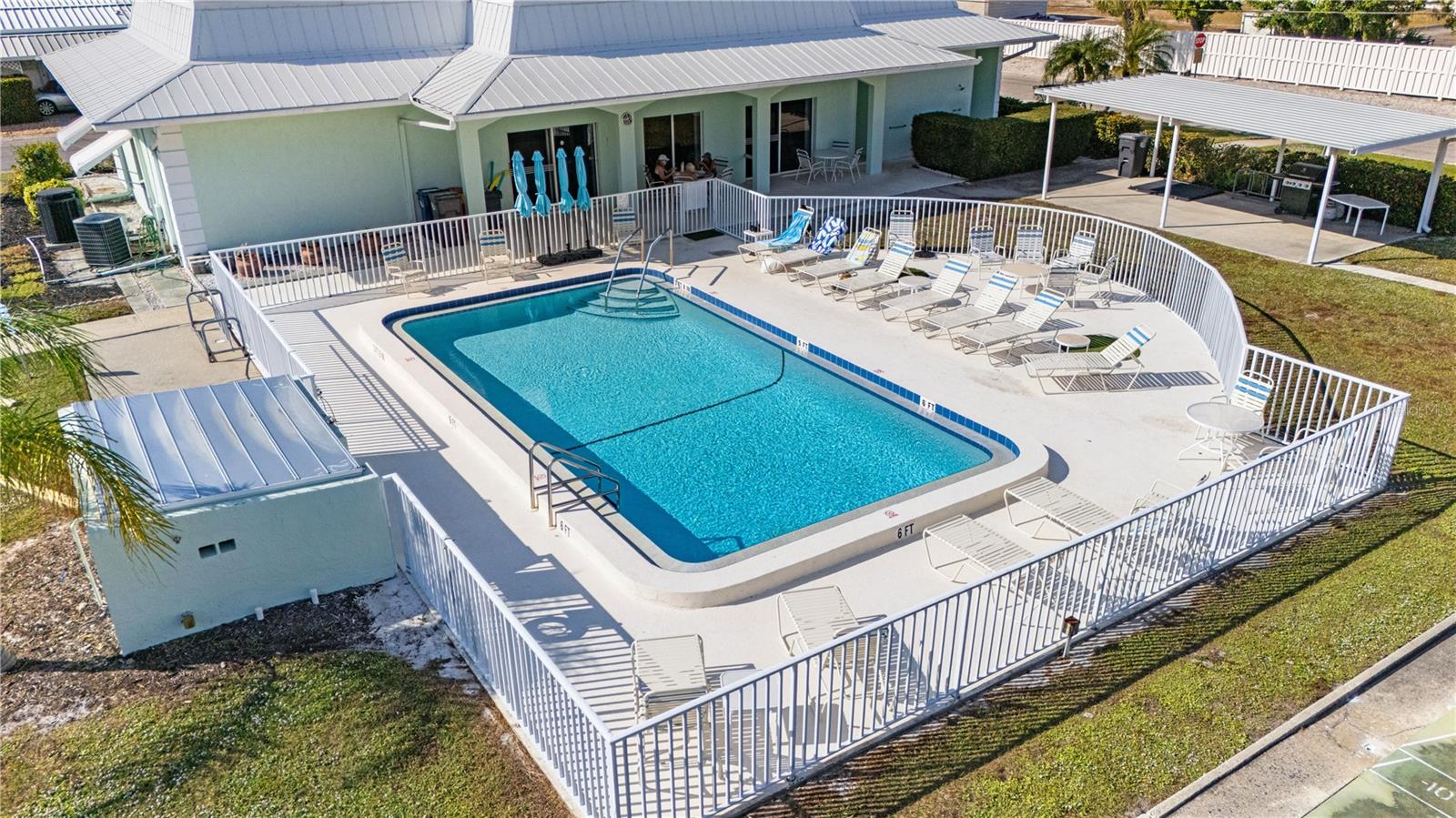 PALMA SOLA SHORES - Residential