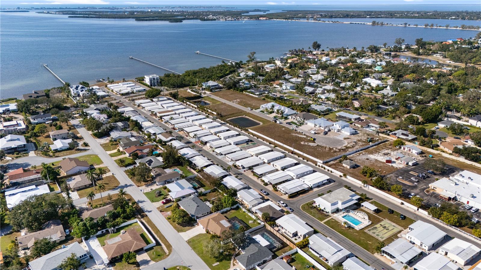 PALMA SOLA SHORES - Residential