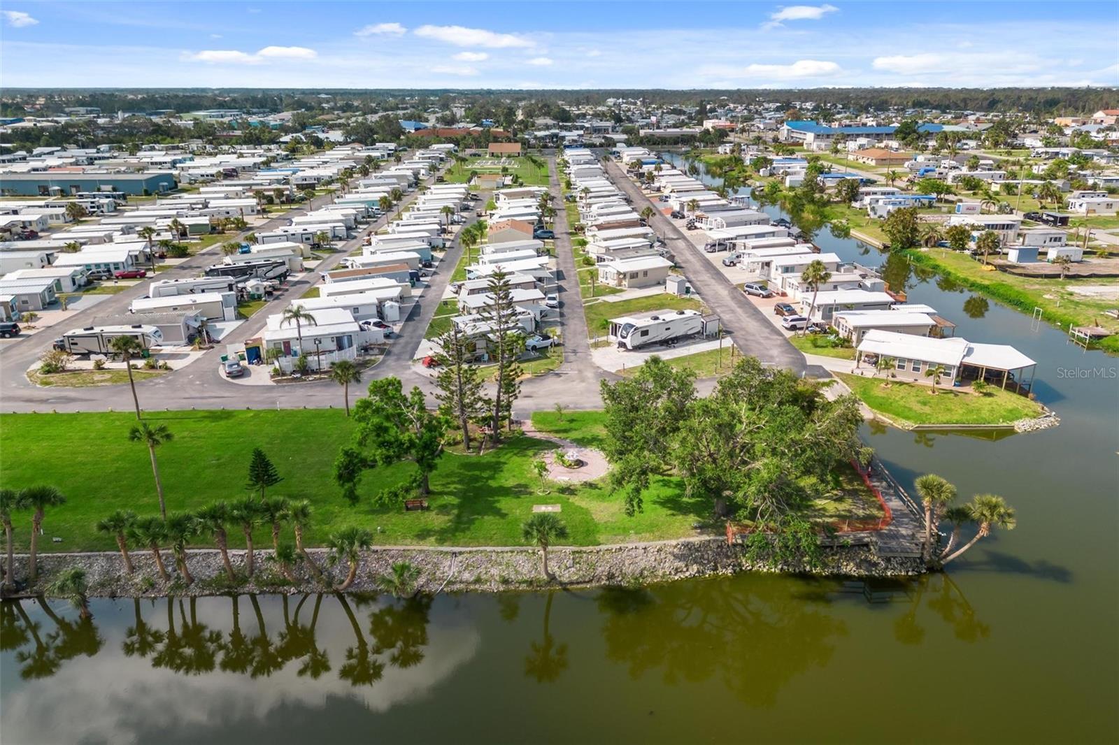HOLIDAY TRAVEL PARK ENGLEWOOD - Residential