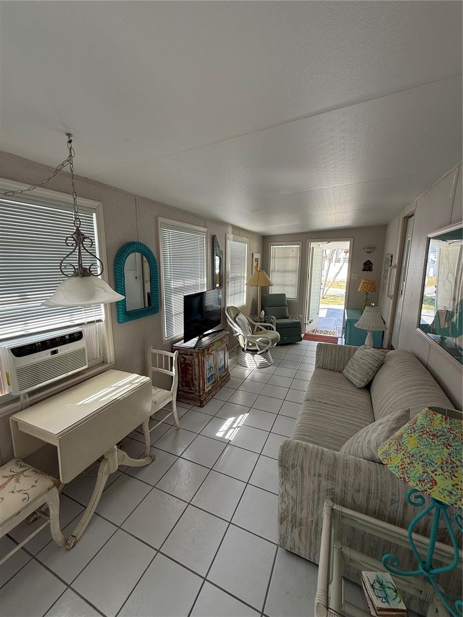 HOLIDAY TRAVEL PARK ENGLEWOOD - Residential