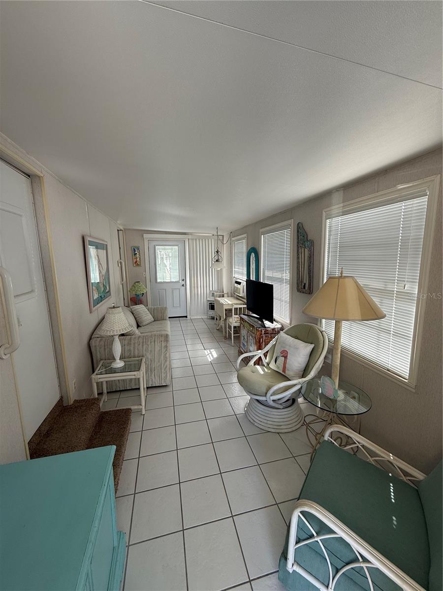 HOLIDAY TRAVEL PARK ENGLEWOOD - Residential