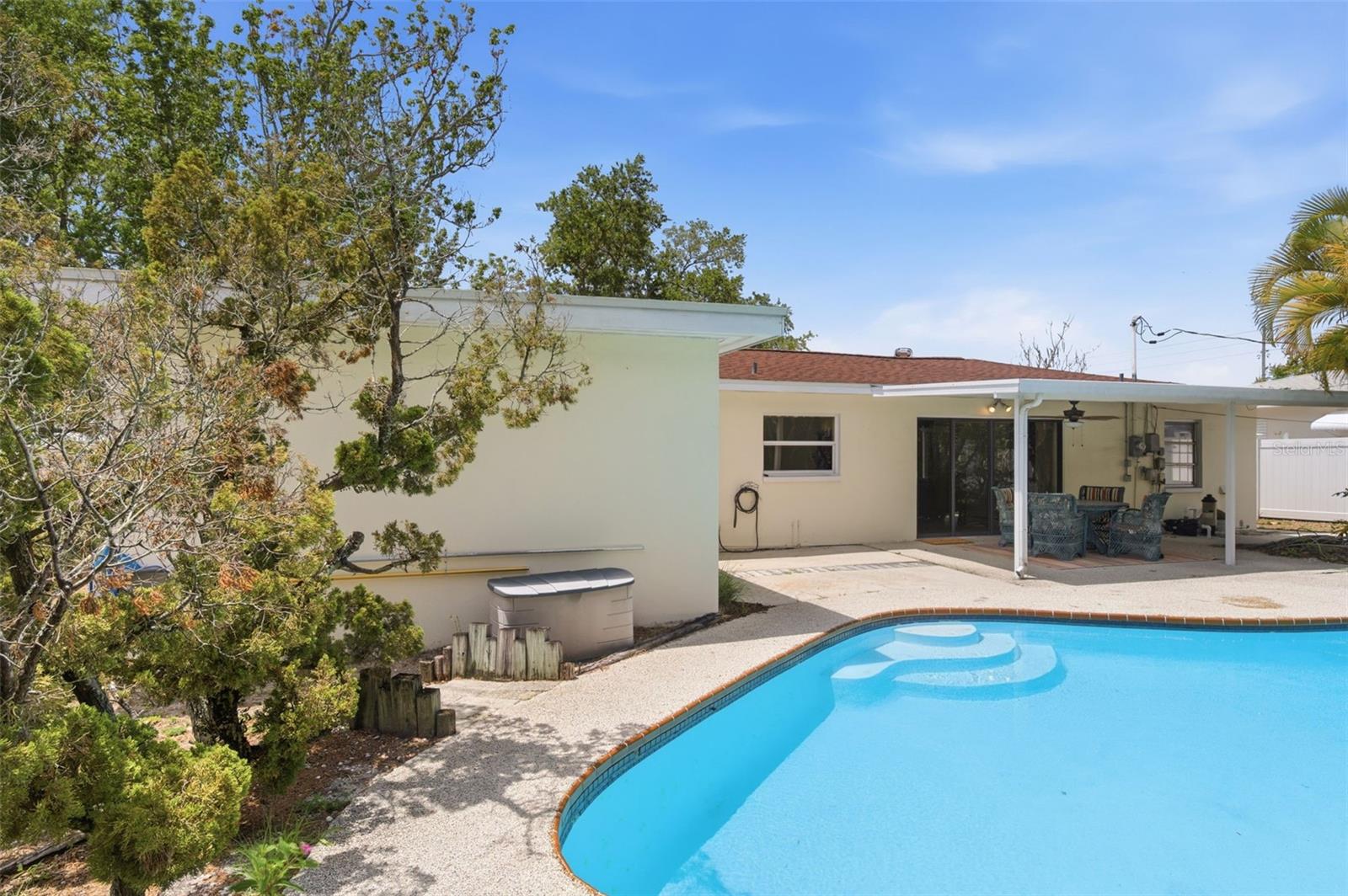 ESQUIRE ESTATES - Residential