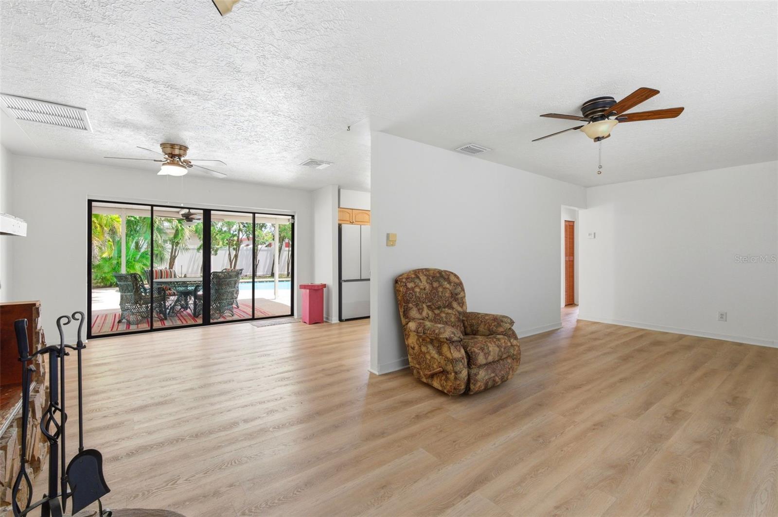 ESQUIRE ESTATES - Residential