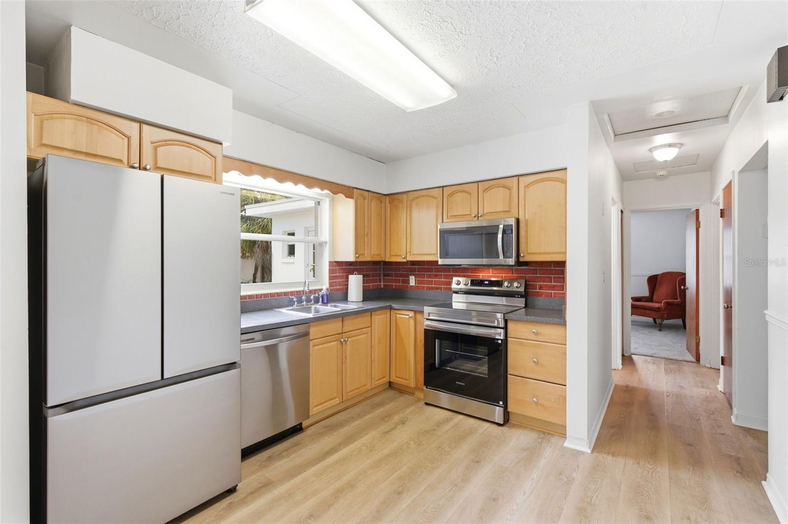 ESQUIRE ESTATES - Residential
