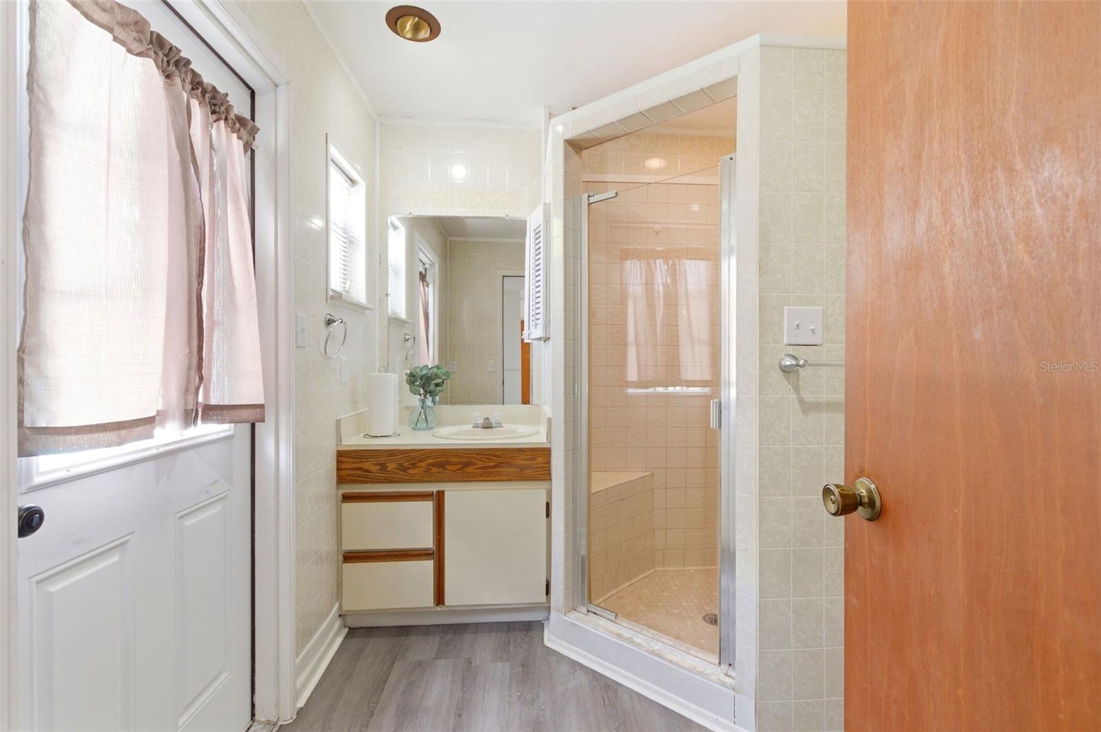 ESQUIRE ESTATES - Residential
