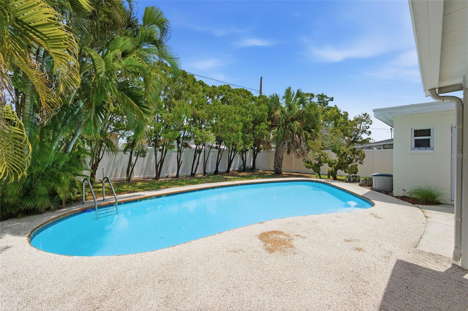ESQUIRE ESTATES - Residential
