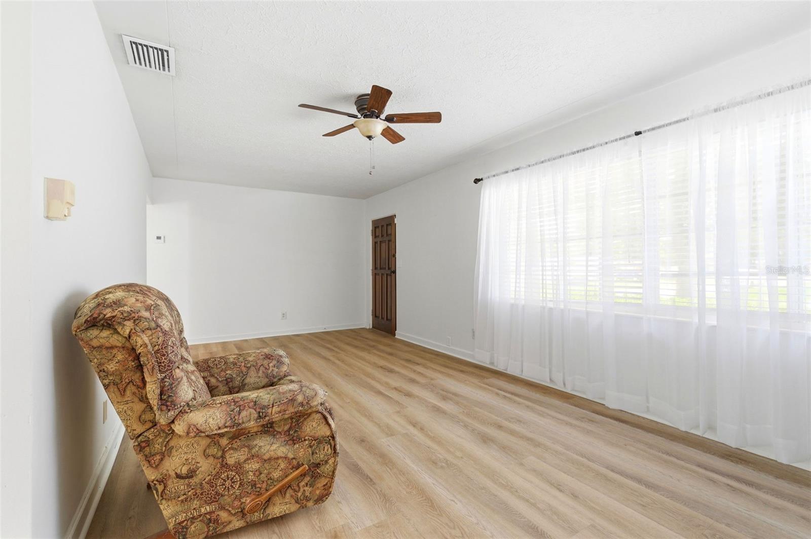 ESQUIRE ESTATES - Residential