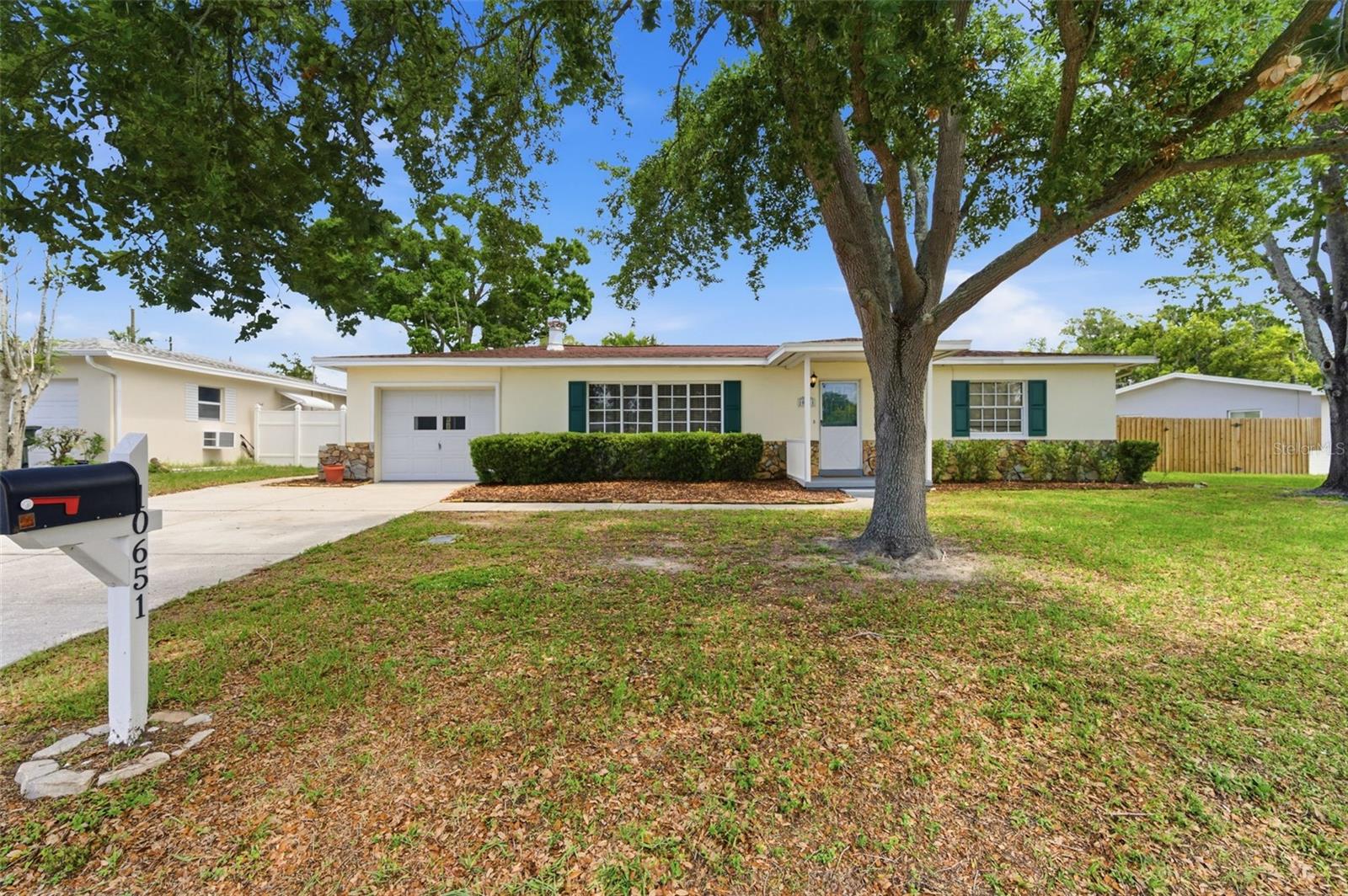 ESQUIRE ESTATES - Residential
