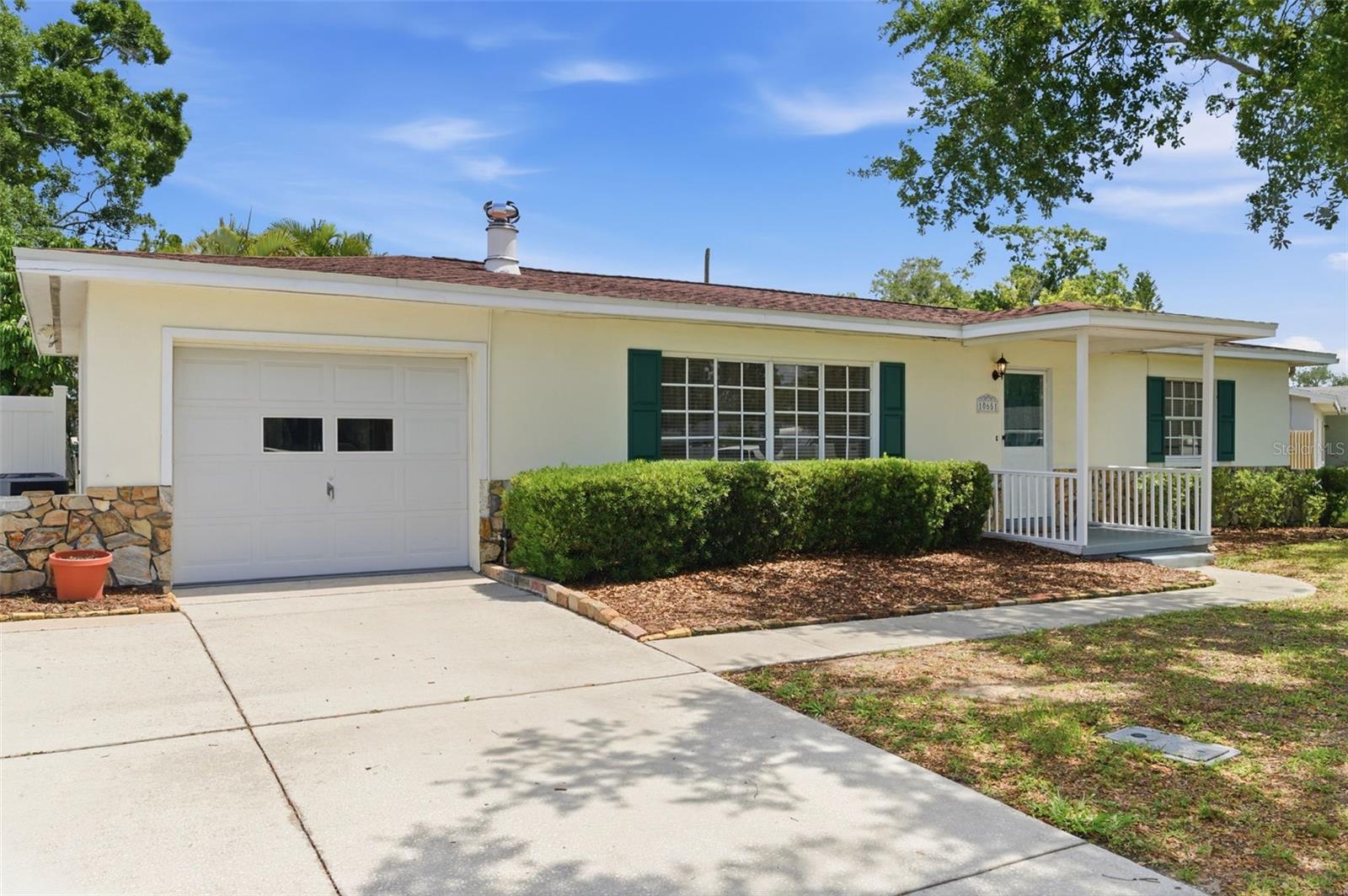 ESQUIRE ESTATES - Residential