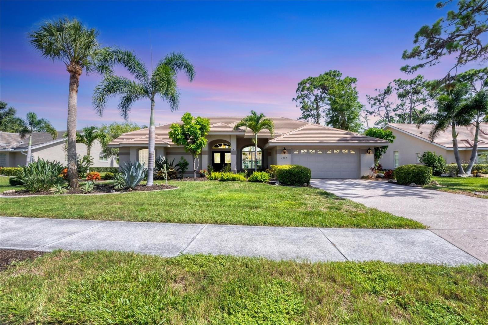 CALUSA LAKES - Residential