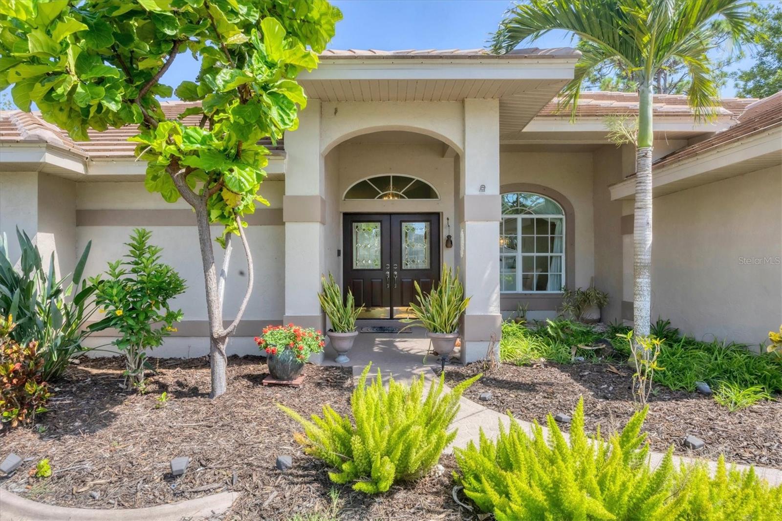 CALUSA LAKES - Residential