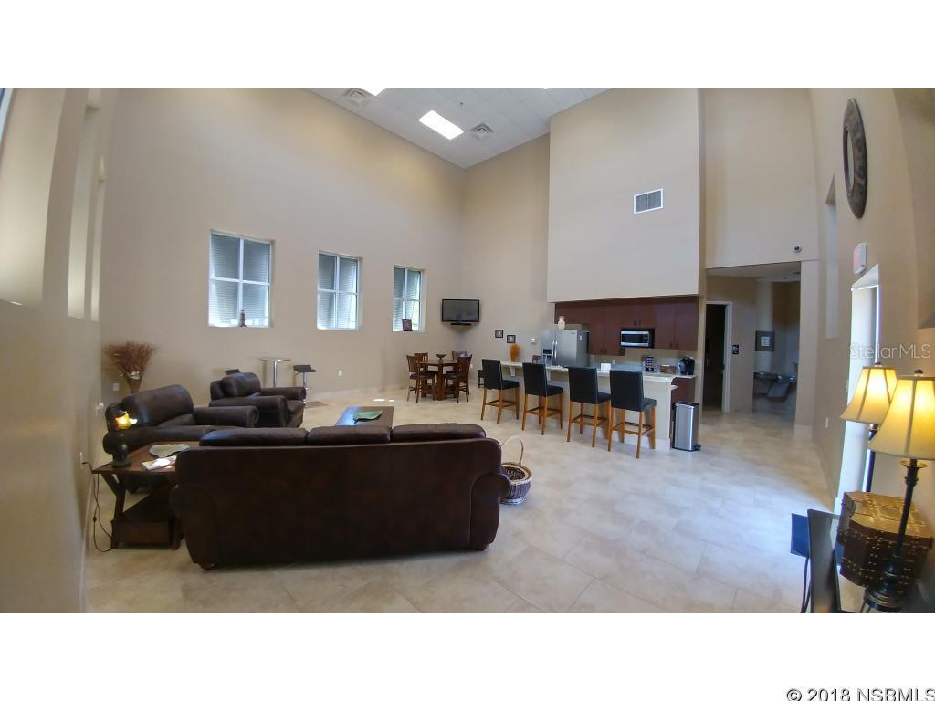 Hyde Park Daytona - Commercial Sale