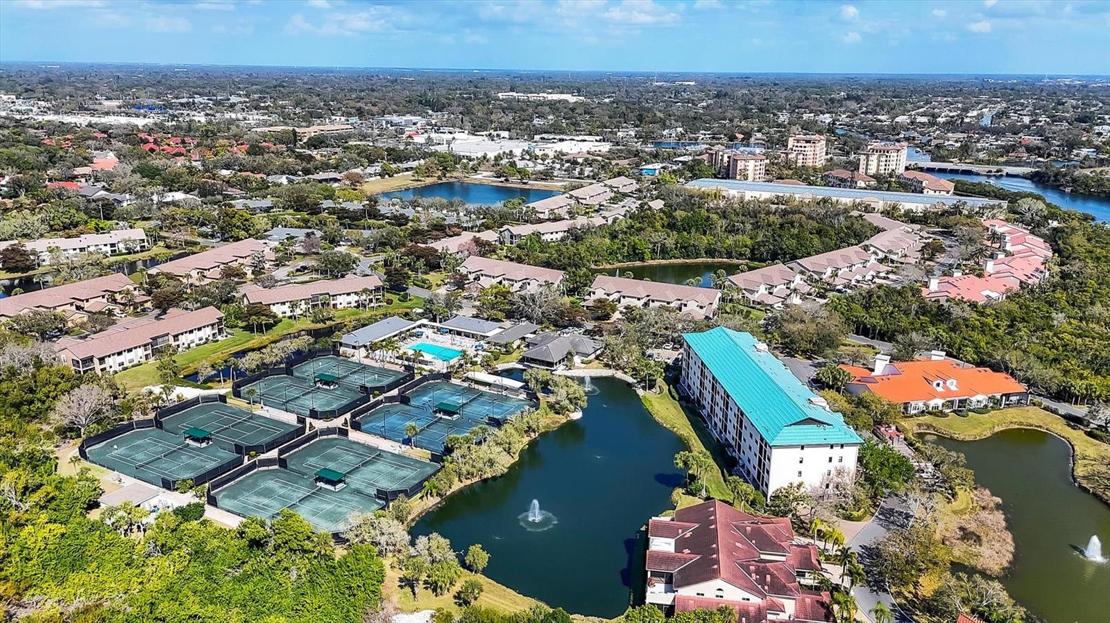 LANDINGS, VILLAS AT EAGLES POINT - Residential