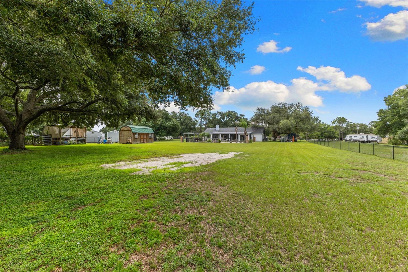 COUNTRY TRAILS - Residential