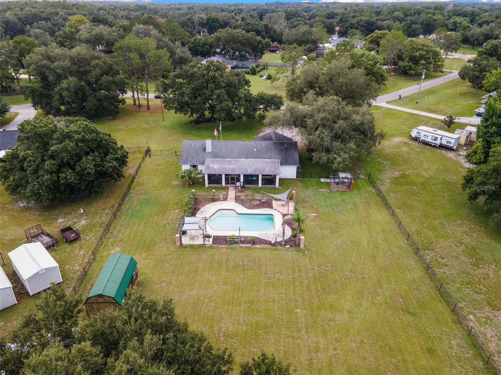COUNTRY TRAILS - Residential