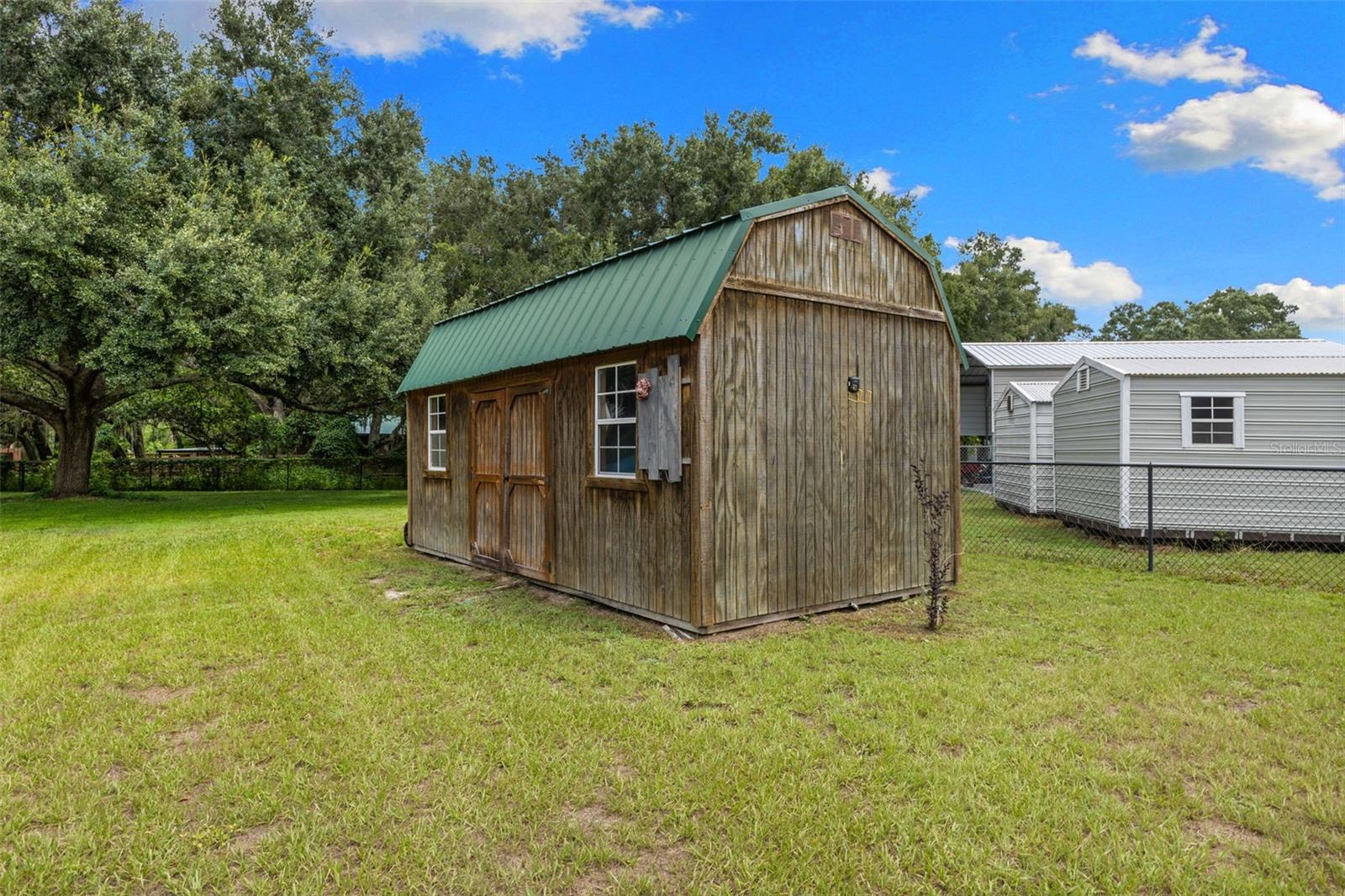 COUNTRY TRAILS - Residential